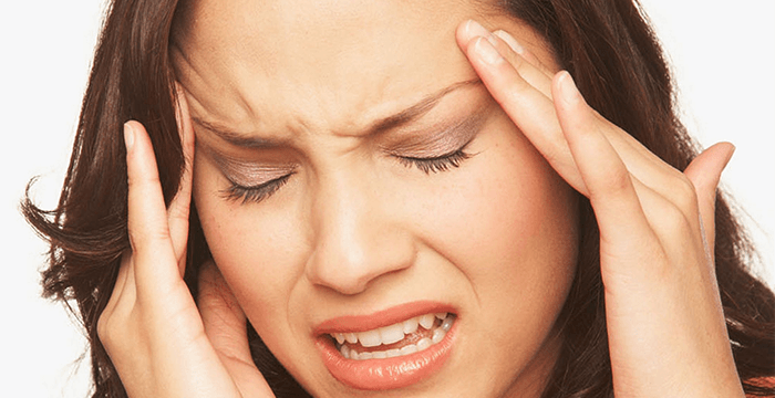 Faktorët që ndikojnë në shkaktimin e migrenës