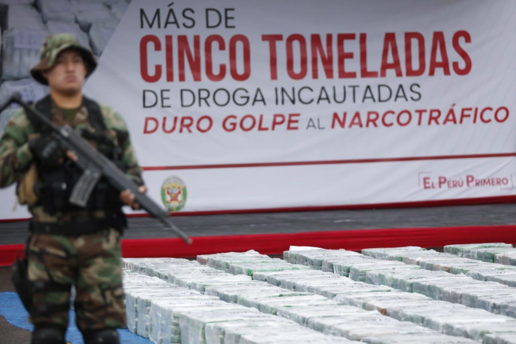 Peruja djeg 10 tonelata drogë