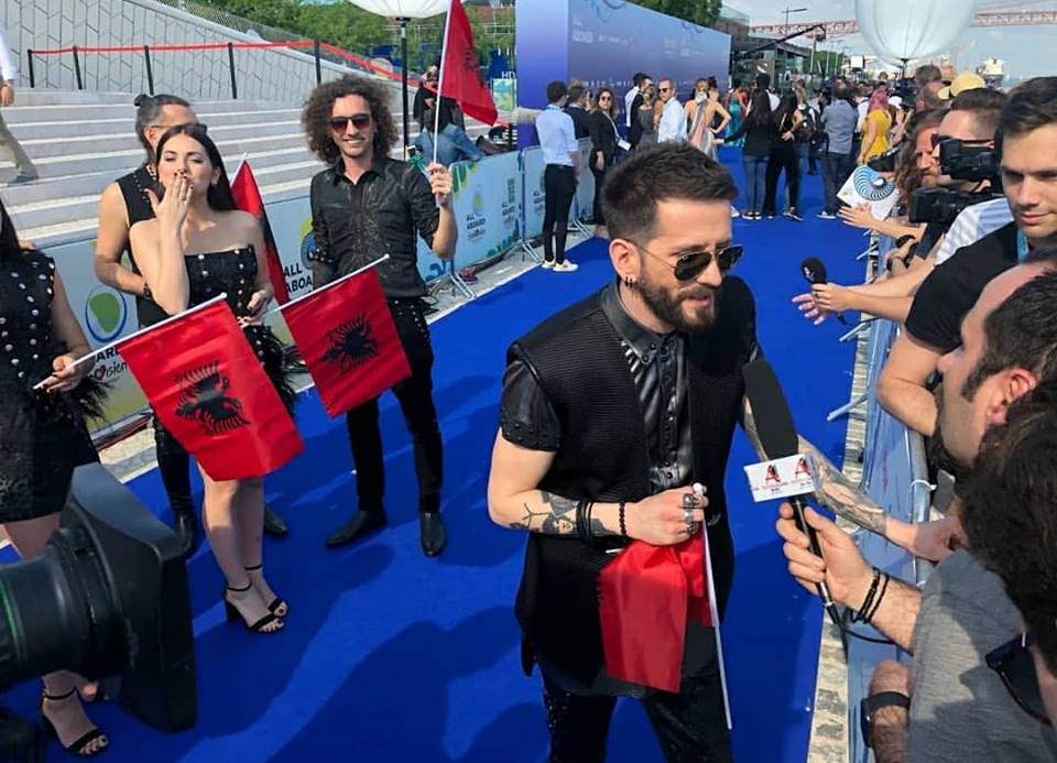 Disa orë nga Eurovizioni, Bushpepa mesazh shqiptarëve