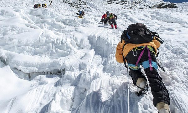 18 alpinist të vdekur në kët vit në malet e Nepalit