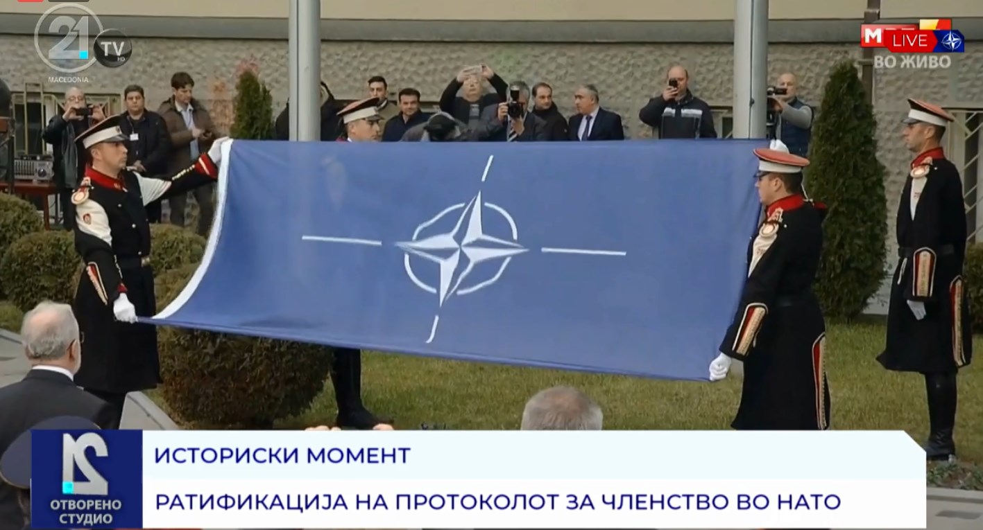 Flamuri i NATO-s vendoset në Kuvendin e RMV-së