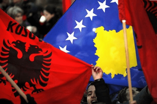 Kryeministri Edi Rama furnizon Kosovën me vakcina