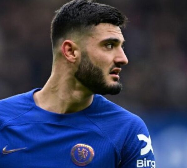 Trajneri i Evertonit flet për Brojën